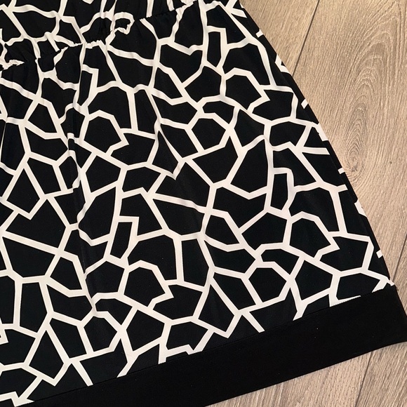 Alfani Geometric Print Short Sleeve Black & White Dress Women’s Size M - Picture 9 of 11